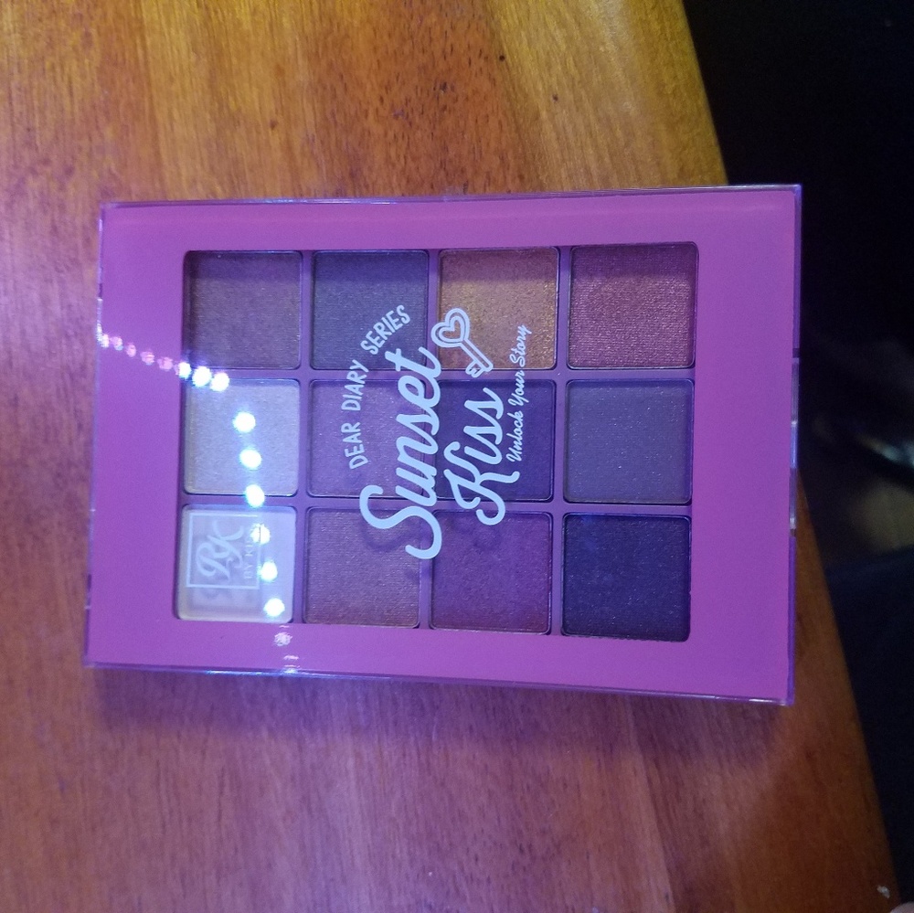 Ruby Kiss Eyeshadow Palette